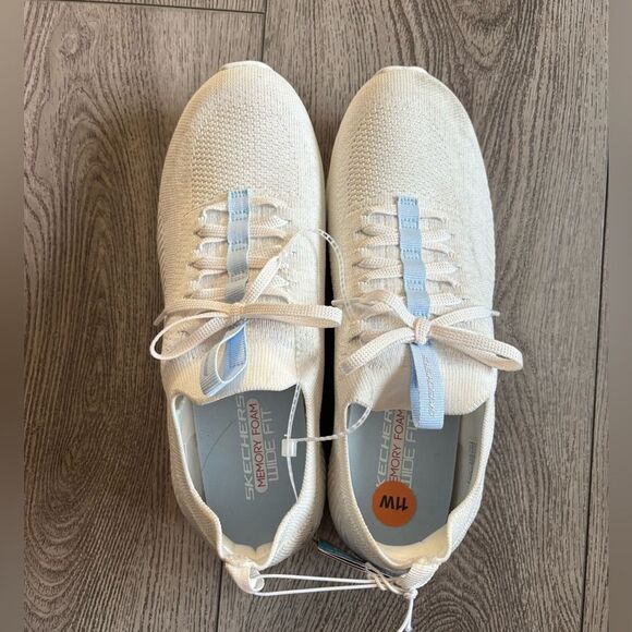 Skechers White and Light Blue Knit Sneakers memory foam wide fit shoes - Picture 2 of 9